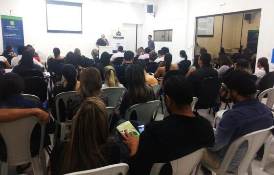 Procon leva palestra sobre consumo e boas práticas para população e comerciantes de Primavera do Leste