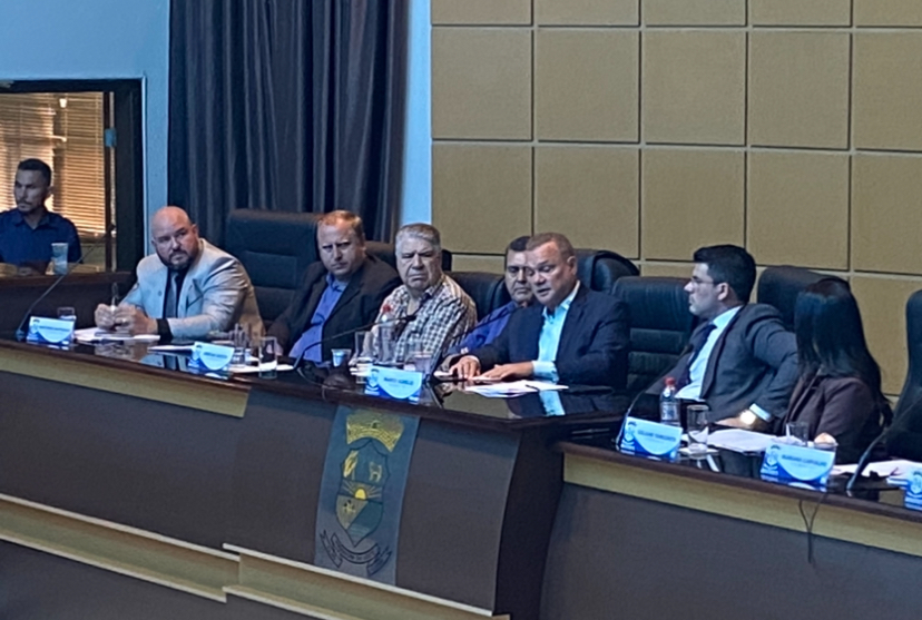 Senador Wellington Fagundes destaca avanços em infraestrutura, educação e logística em visita a Primavera do Leste